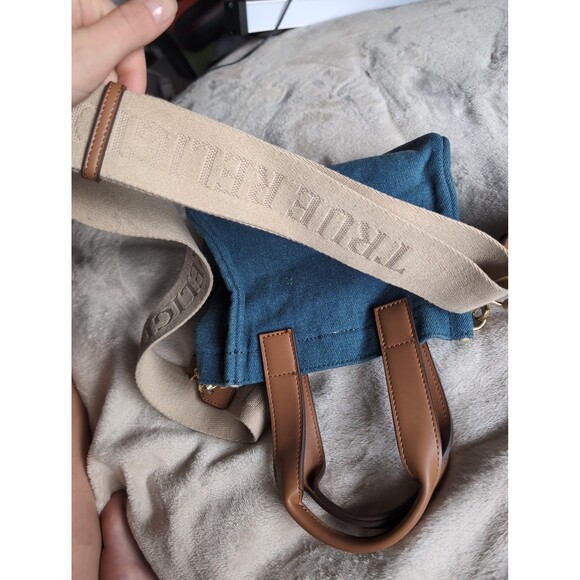 True religion cross body purse - Picture 5 of 5